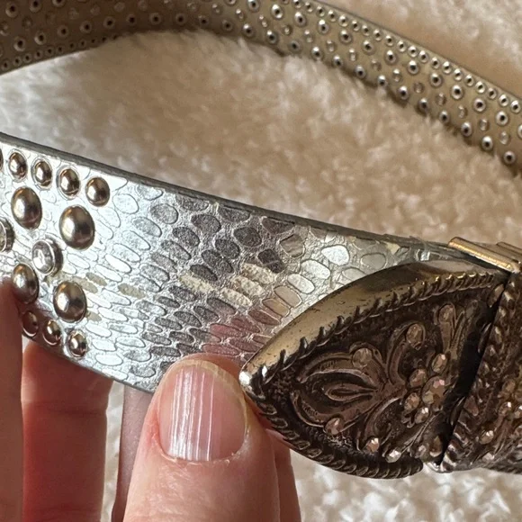 Silver Embellished Women's Belt - Picture 3 of 3